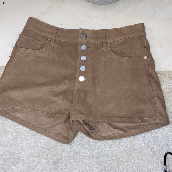 Womens Express Moleskin (Suede) button up 5 pocket Shorts! New Condition🔥Size 8 - Picture 1 of 8